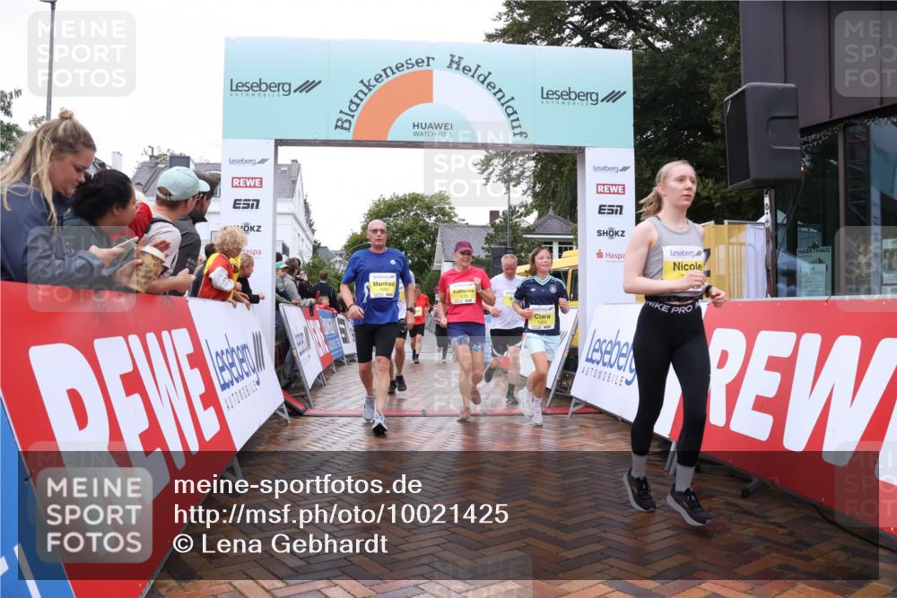 30.08.2026 - Blankeneser Heldenlauf Lena Gebhardt http://msf.ph/oto/10021425 30.08.2026 09:49:46 Ziel 1201, 1268, 1269, 1270, 1593, 1601, 1602, 1668, 1669 meine-sportfotos.de