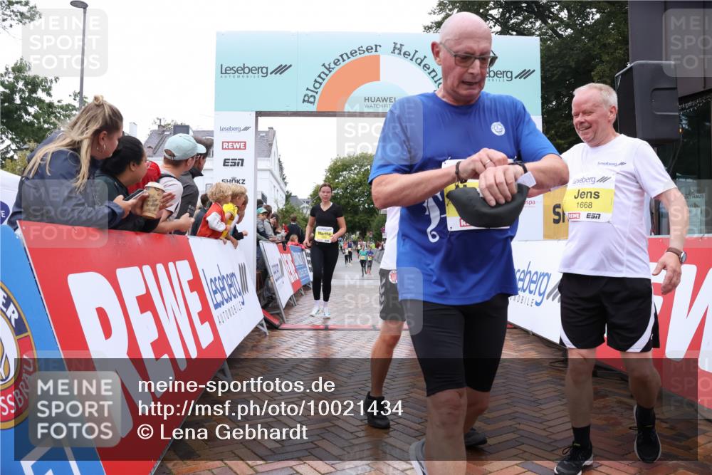 30.08.2026 - Blankeneser Heldenlauf Lena Gebhardt http://msf.ph/oto/10021434 30.08.2026 09:49:49 Ziel 1201, 1268, 1269, 1270, 1593, 1601, 1602, 1668, 1669 meine-sportfotos.de