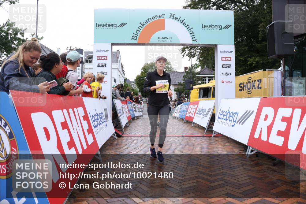 30.08.2026 - Blankeneser Heldenlauf Lena Gebhardt http://msf.ph/oto/10021480 30.08.2026 09:50:07 Ziel 1208, 1430, 1433, 1444, 1445, 1480, 1713, 1714 meine-sportfotos.de