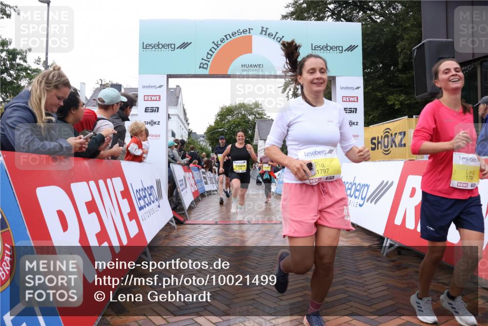 30.08.2026 - Blankeneser Heldenlauf Lena Gebhardt http://msf.ph/oto/10021499 30.08.2026 09:50:18 Ziel 1032, 1142, 1298, 1453, 1454, 1701, 1797, 1798 meine-sportfotos.de