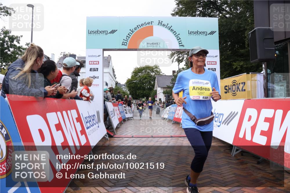 30.08.2026 - Blankeneser Heldenlauf Lena Gebhardt http://msf.ph/oto/10021519 30.08.2026 09:50:25 Ziel 1032, 1297, 1298, 1453, 1454, 1701 meine-sportfotos.de