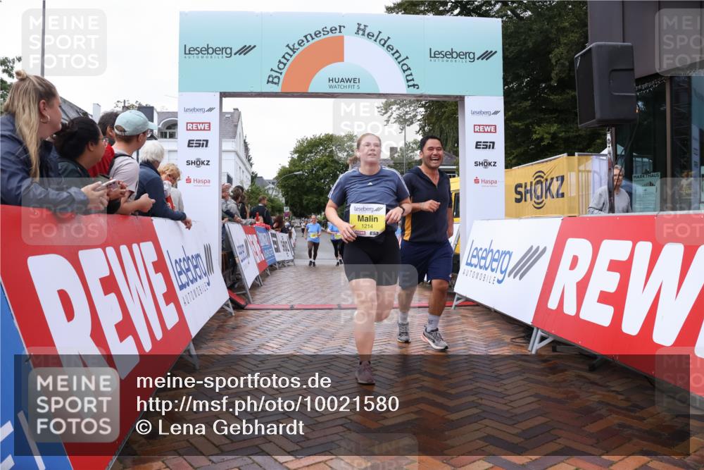 30.08.2026 - Blankeneser Heldenlauf Lena Gebhardt http://msf.ph/oto/10021580 30.08.2026 09:50:46 Ziel 1040, 1090, 1214, 1342, 1427, 1428, 1551 meine-sportfotos.de