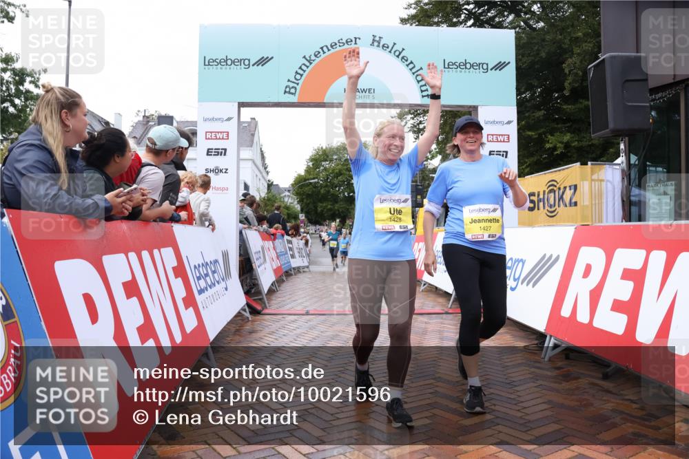 30.08.2026 - Blankeneser Heldenlauf Lena Gebhardt http://msf.ph/oto/10021596 30.08.2026 09:50:52 Ziel 1214, 1416, 1427, 1428 meine-sportfotos.de