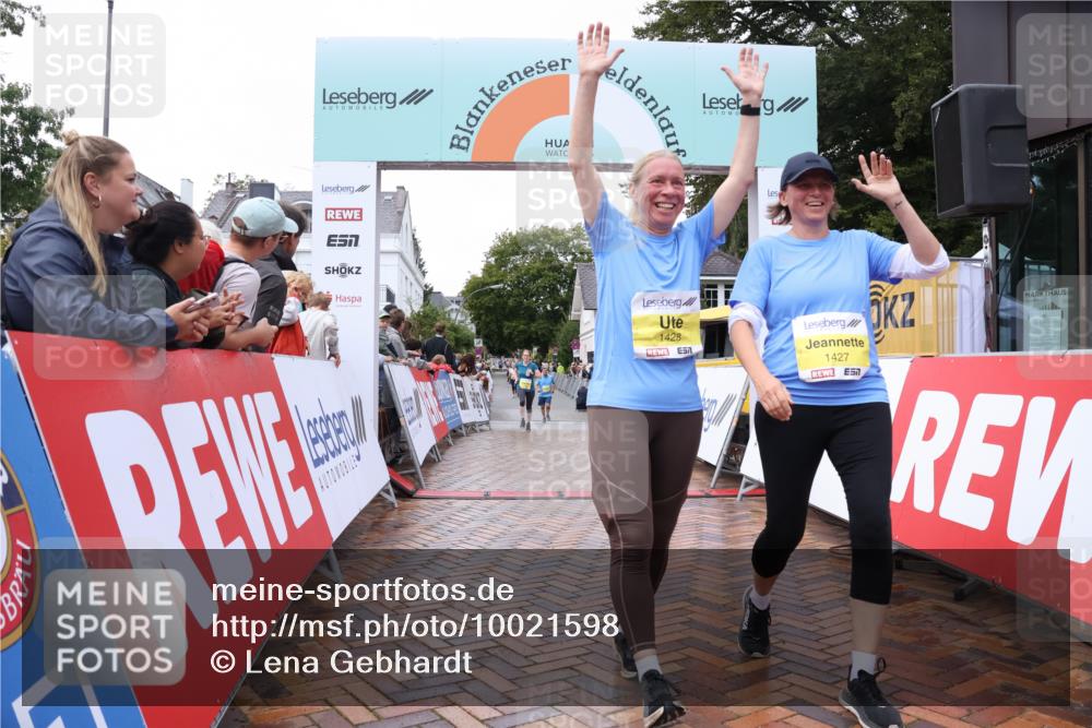 30.08.2026 - Blankeneser Heldenlauf Lena Gebhardt http://msf.ph/oto/10021598 30.08.2026 09:50:52 Ziel 1214, 1416, 1427, 1428 meine-sportfotos.de