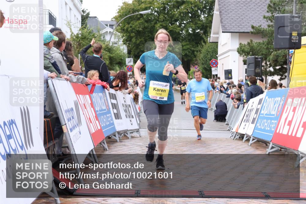 30.08.2026 - Blankeneser Heldenlauf Lena Gebhardt http://msf.ph/oto/10021601 30.08.2026 09:50:56 Ziel 1416, 1427, 1428, 1458 meine-sportfotos.de
