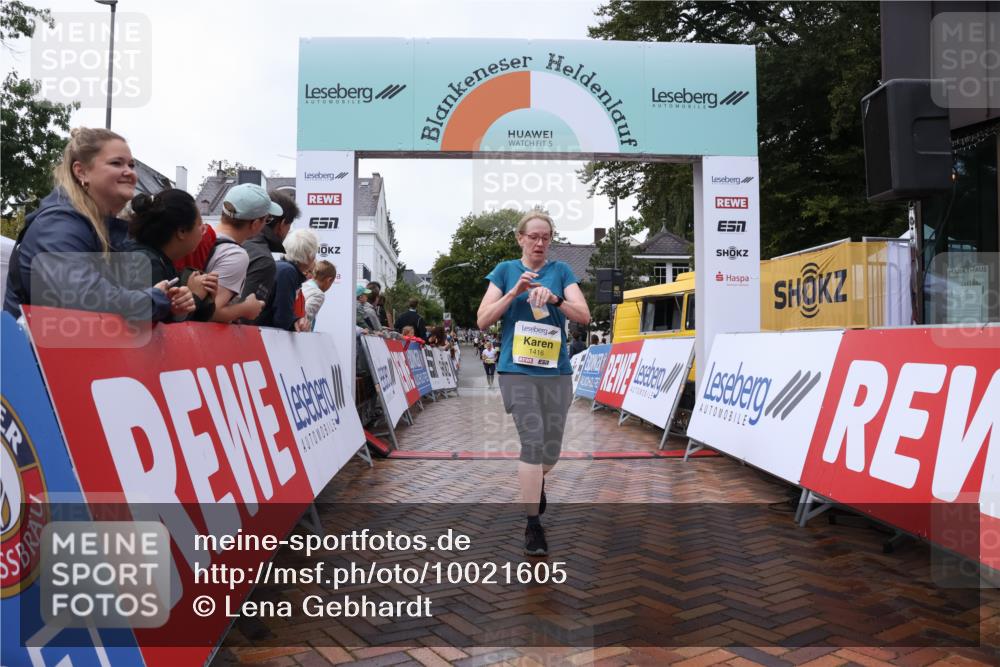 30.08.2026 - Blankeneser Heldenlauf Lena Gebhardt http://msf.ph/oto/10021605 30.08.2026 09:50:57 Ziel 1416, 1427, 1428, 1458 meine-sportfotos.de