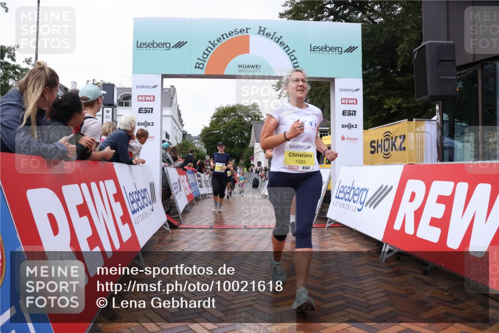 30.08.2026 - Blankeneser Heldenlauf Lena Gebhardt http://msf.ph/oto/10021618 30.08.2026 09:51:07 Ziel 1088, 1458, 1469, 1583, 1779 meine-sportfotos.de