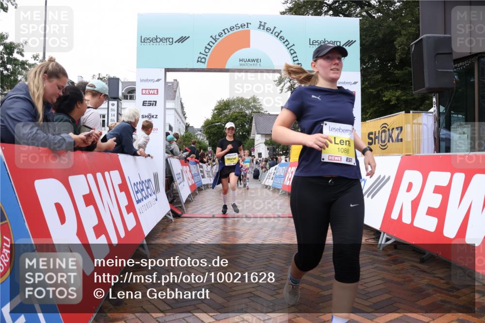 30.08.2026 - Blankeneser Heldenlauf Lena Gebhardt http://msf.ph/oto/10021628 30.08.2026 09:51:10 Ziel 1001, 1088, 1264, 1401, 1469, 1583, 1779, 1786, 1787 meine-sportfotos.de
