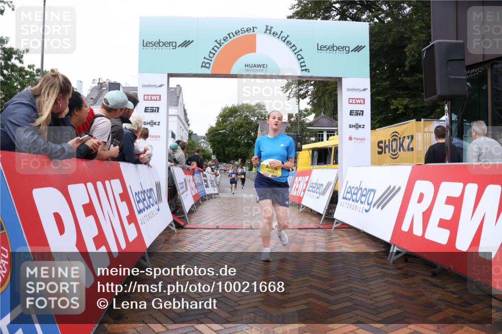 30.08.2026 - Blankeneser Heldenlauf Lena Gebhardt http://msf.ph/oto/10021668 30.08.2026 09:51:21 Ziel 1001, 1243, 1244, 1264, 1401, 1473, 1490, 1786 meine-sportfotos.de