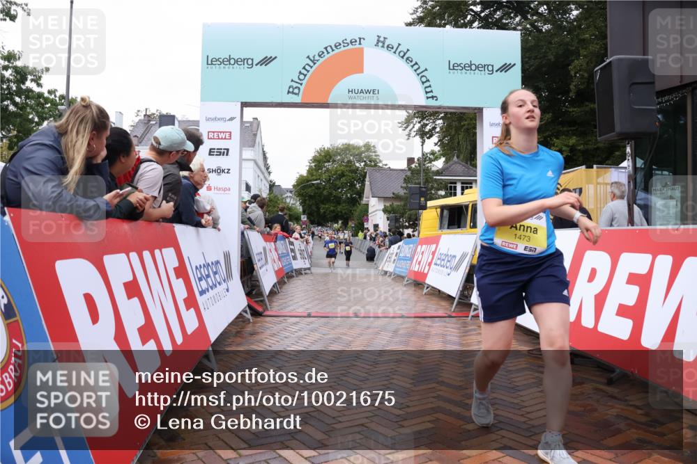 30.08.2026 - Blankeneser Heldenlauf Lena Gebhardt http://msf.ph/oto/10021675 30.08.2026 09:51:23 Ziel 1243, 1244, 1473, 1490 meine-sportfotos.de