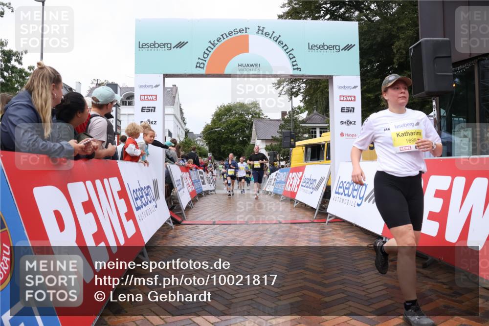 30.08.2026 - Blankeneser Heldenlauf Lena Gebhardt http://msf.ph/oto/10021817 30.08.2026 09:52:20 Ziel 1050, 1059, 1496, 1502, 1580, 1638, 1688, 1783, 3572 meine-sportfotos.de