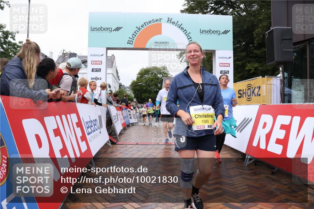 30.08.2026 - Blankeneser Heldenlauf Lena Gebhardt http://msf.ph/oto/10021830 30.08.2026 09:52:24 Ziel 1049, 1050, 1059, 1348, 1496, 1502, 1514, 1580, 1688, 1783, 3572 meine-sportfotos.de