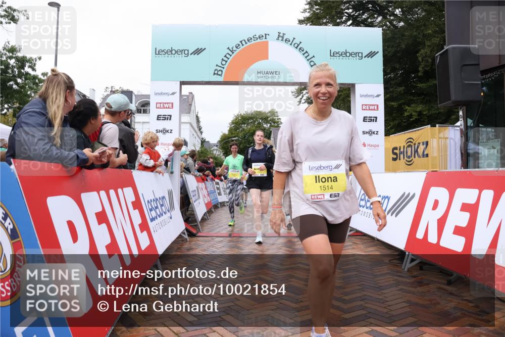 30.08.2026 - Blankeneser Heldenlauf Lena Gebhardt http://msf.ph/oto/10021854 30.08.2026 09:52:31 Ziel 1049, 1050, 1059, 1070, 1198, 1348, 1396, 1502, 1514, 1780, 1789 meine-sportfotos.de