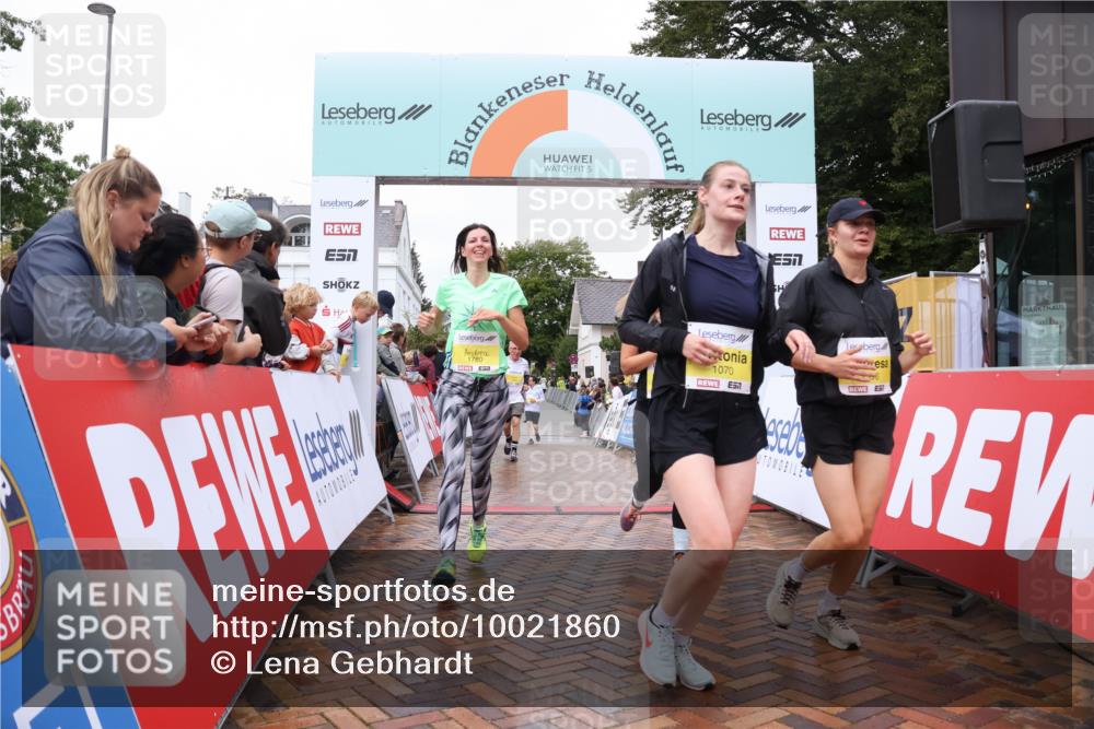 30.08.2026 - Blankeneser Heldenlauf Lena Gebhardt http://msf.ph/oto/10021860 30.08.2026 09:52:33 Ziel 1049, 1070, 1198, 1348, 1396, 1514, 1780, 1789 meine-sportfotos.de
