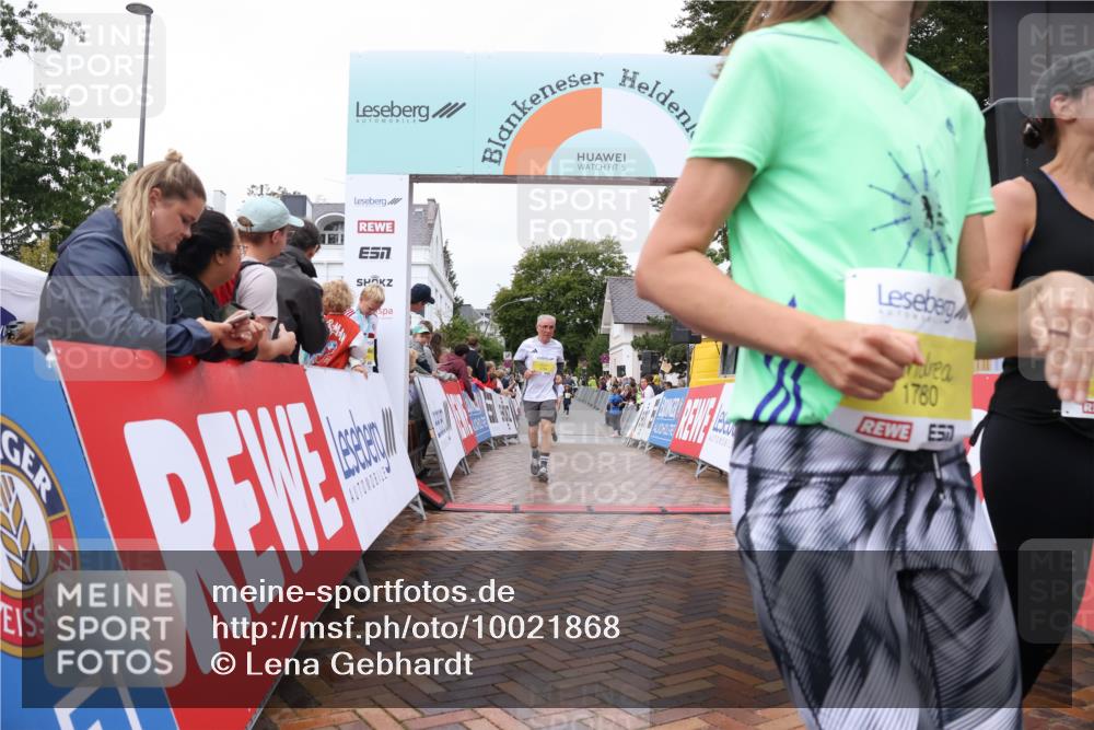 30.08.2026 - Blankeneser Heldenlauf Lena Gebhardt http://msf.ph/oto/10021868 30.08.2026 09:52:34 Ziel 1049, 1070, 1198, 1348, 1396, 1514, 1673, 1780, 1789 meine-sportfotos.de