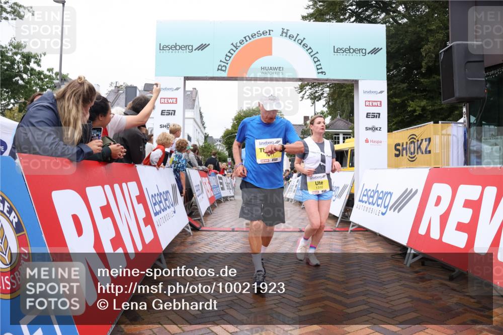 30.08.2026 - Blankeneser Heldenlauf Lena Gebhardt http://msf.ph/oto/10021923 30.08.2026 09:52:54 Ziel 1183, 1310, 1311, 1333, 1573, 1742 meine-sportfotos.de