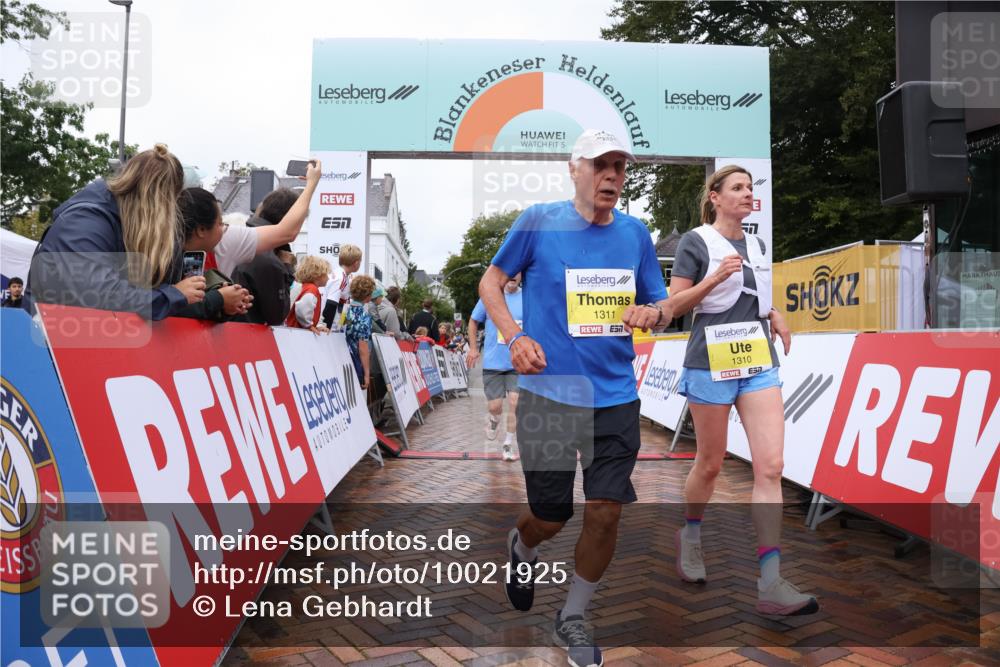 30.08.2026 - Blankeneser Heldenlauf Lena Gebhardt http://msf.ph/oto/10021925 30.08.2026 09:52:55 Ziel 1183, 1310, 1311, 1333, 1573, 1742 meine-sportfotos.de