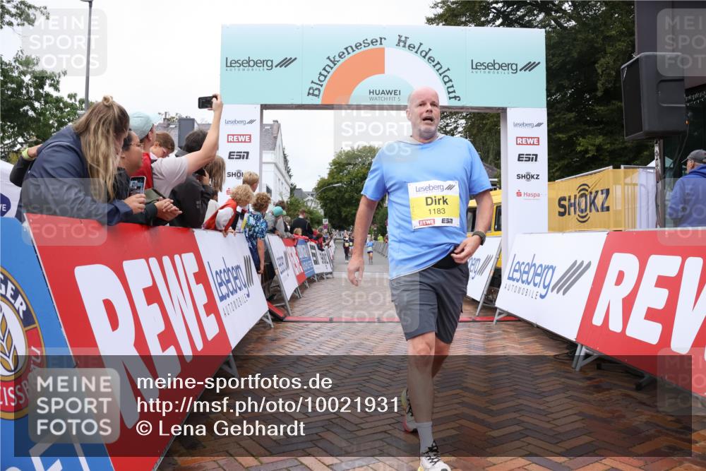 30.08.2026 - Blankeneser Heldenlauf Lena Gebhardt http://msf.ph/oto/10021931 30.08.2026 09:52:56 Ziel 1183, 1310, 1311, 1333 meine-sportfotos.de