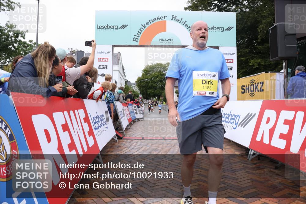 30.08.2026 - Blankeneser Heldenlauf Lena Gebhardt http://msf.ph/oto/10021933 30.08.2026 09:52:57 Ziel 1183, 1310, 1311, 1333 meine-sportfotos.de