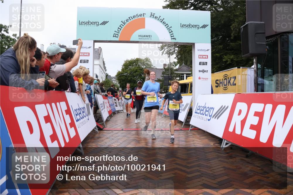 30.08.2026 - Blankeneser Heldenlauf Lena Gebhardt http://msf.ph/oto/10021941 30.08.2026 09:53:07 Ziel 1079, 1115, 1133, 1167, 1189, 1215, 1324, 1698 meine-sportfotos.de