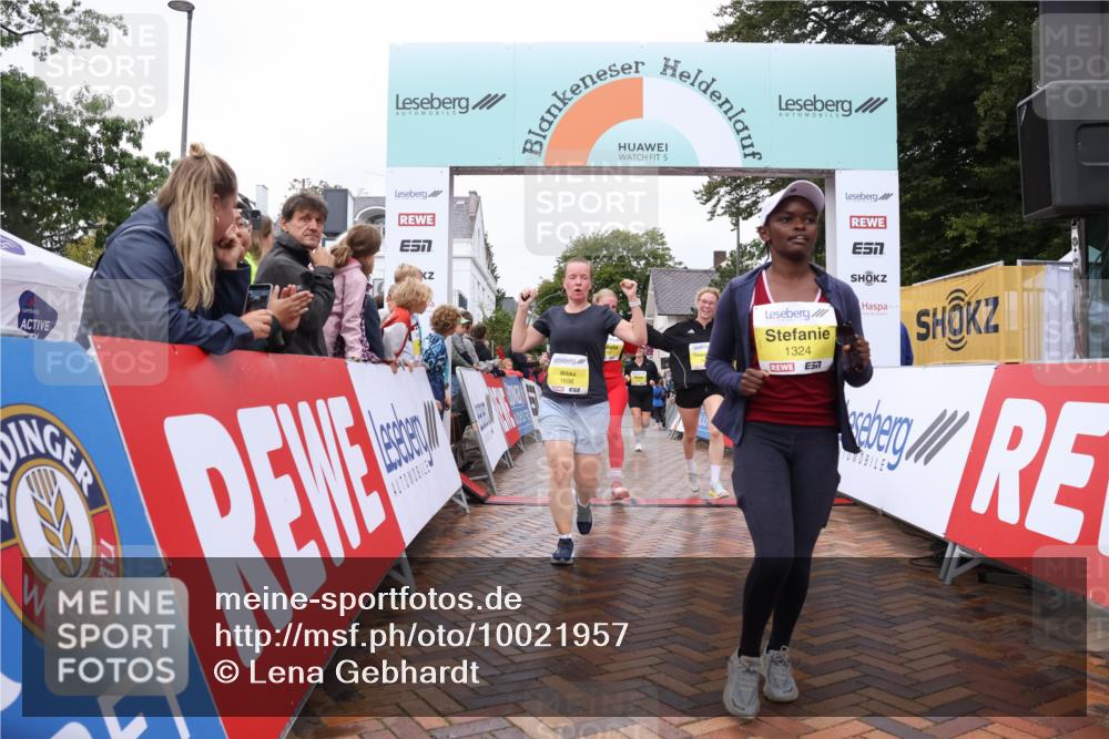 30.08.2026 - Blankeneser Heldenlauf Lena Gebhardt http://msf.ph/oto/10021957 30.08.2026 09:53:10 Ziel 1079, 1115, 1133, 1167, 1189, 1215, 1324, 1698 meine-sportfotos.de