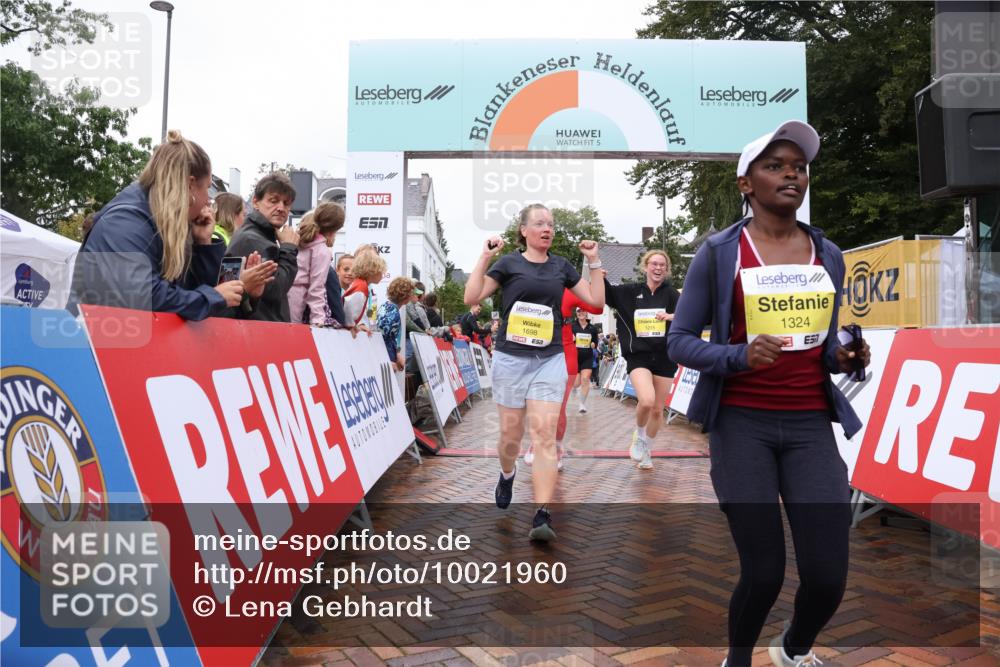 30.08.2026 - Blankeneser Heldenlauf Lena Gebhardt http://msf.ph/oto/10021960 30.08.2026 09:53:10 Ziel 1079, 1115, 1133, 1167, 1189, 1215, 1324, 1698 meine-sportfotos.de