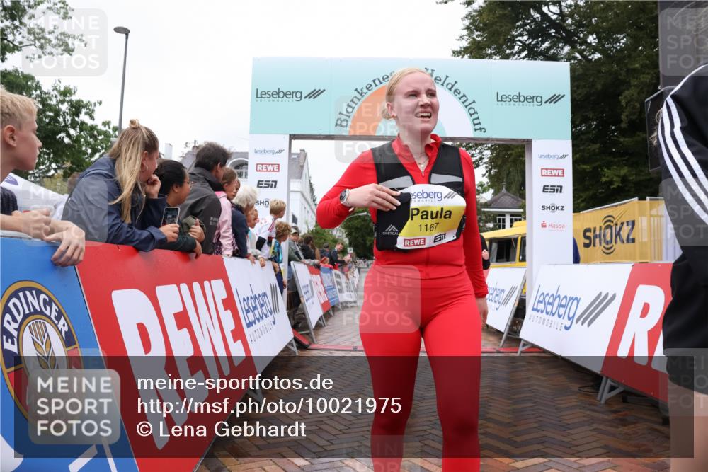 30.08.2026 - Blankeneser Heldenlauf Lena Gebhardt http://msf.ph/oto/10021975 30.08.2026 09:53:12 Ziel 1079, 1115, 1133, 1167, 1189, 1215, 1324, 1698, 1748 meine-sportfotos.de