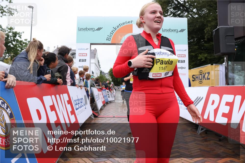 30.08.2026 - Blankeneser Heldenlauf Lena Gebhardt http://msf.ph/oto/10021977 30.08.2026 09:53:13 Ziel 1079, 1115, 1133, 1167, 1189, 1215, 1324, 1698, 1748 meine-sportfotos.de