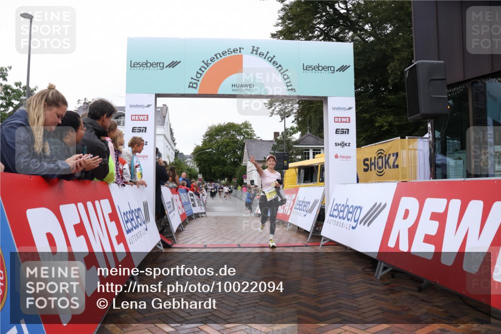 30.08.2026 - Blankeneser Heldenlauf Lena Gebhardt http://msf.ph/oto/10022094 30.08.2026 09:54:29 Ziel 1217, 1387 meine-sportfotos.de