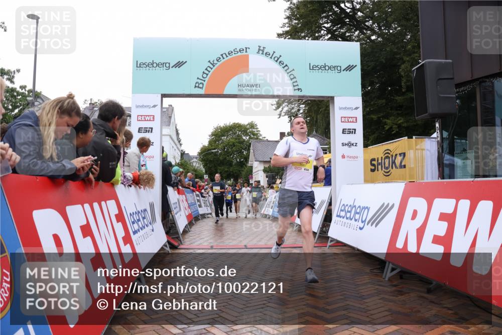 30.08.2026 - Blankeneser Heldenlauf Lena Gebhardt http://msf.ph/oto/10022121 30.08.2026 09:54:41 Ziel 1223, 1463, 1464, 1465, 1466, 1467, 1687 meine-sportfotos.de