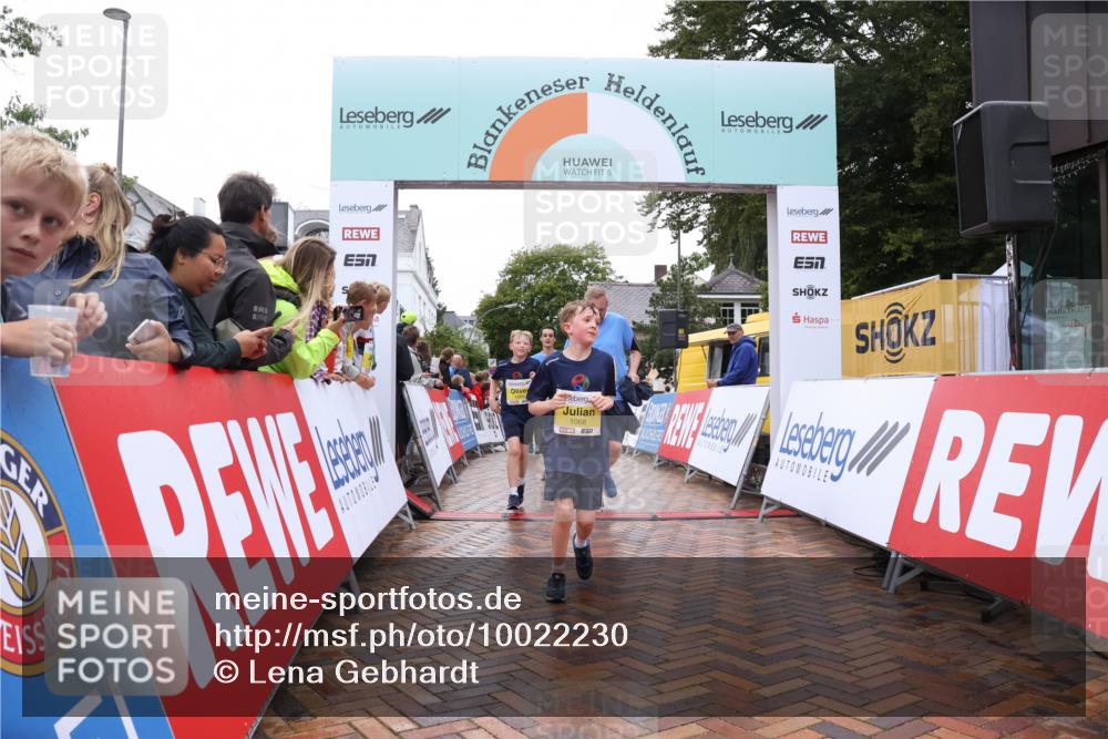 30.08.2026 - Blankeneser Heldenlauf Lena Gebhardt http://msf.ph/oto/10022230 30.08.2026 09:55:11 Ziel 1067, 1068, 1069, 1135, 1222, 1364, 1391, 1446 meine-sportfotos.de