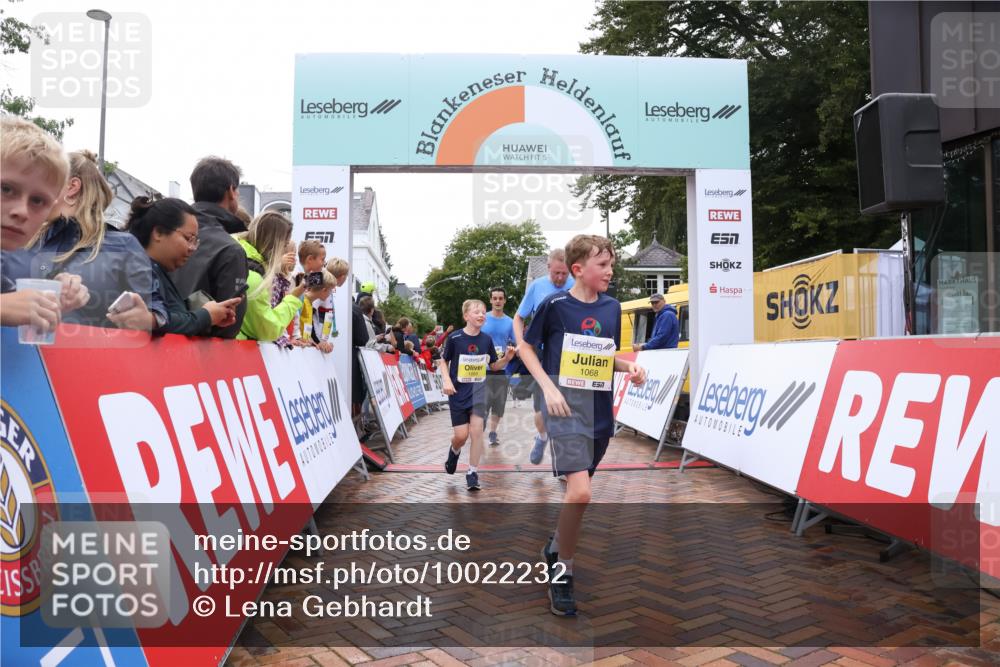 30.08.2026 - Blankeneser Heldenlauf Lena Gebhardt http://msf.ph/oto/10022232 30.08.2026 09:55:11 Ziel 1067, 1068, 1069, 1135, 1222, 1364, 1391, 1446 meine-sportfotos.de