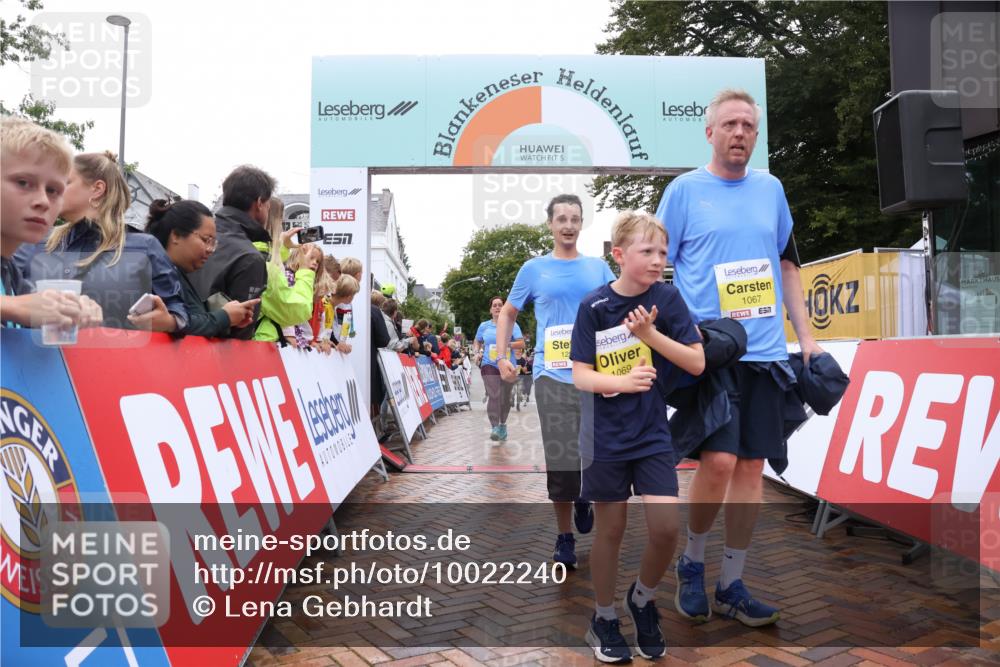 30.08.2026 - Blankeneser Heldenlauf Lena Gebhardt http://msf.ph/oto/10022240 30.08.2026 09:55:13 Ziel 1067, 1068, 1069, 1072, 1135, 1222, 1339, 1364, 1391, 1424, 1446 meine-sportfotos.de