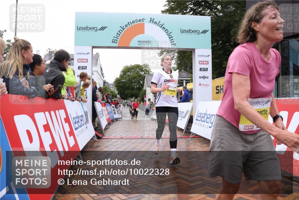 30.08.2026 - Blankeneser Heldenlauf Lena Gebhardt http://msf.ph/oto/10022328 30.08.2026 09:55:40 Ziel 1043, 1399, 1489 meine-sportfotos.de