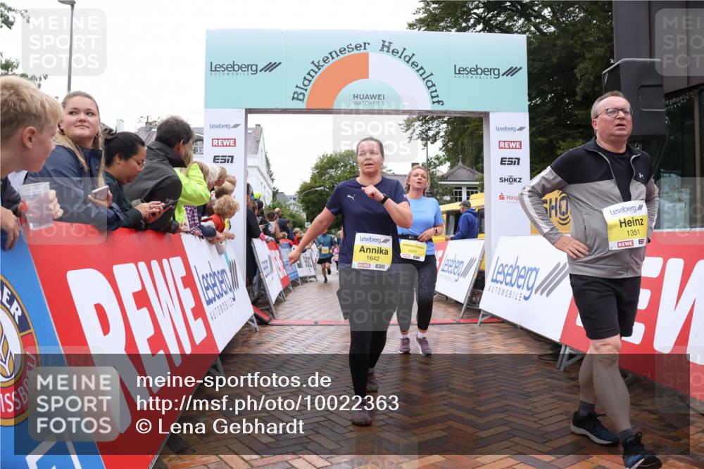 30.08.2026 - Blankeneser Heldenlauf Lena Gebhardt http://msf.ph/oto/10022363 30.08.2026 09:55:53 Ziel 1077, 1351, 1528, 1532, 1533, 1628, 1642, 1746, 1761 meine-sportfotos.de