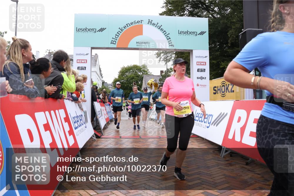 30.08.2026 - Blankeneser Heldenlauf Lena Gebhardt http://msf.ph/oto/10022370 30.08.2026 09:55:55 Ziel 1077, 1351, 1528, 1532, 1533, 1628, 1642, 1746 meine-sportfotos.de