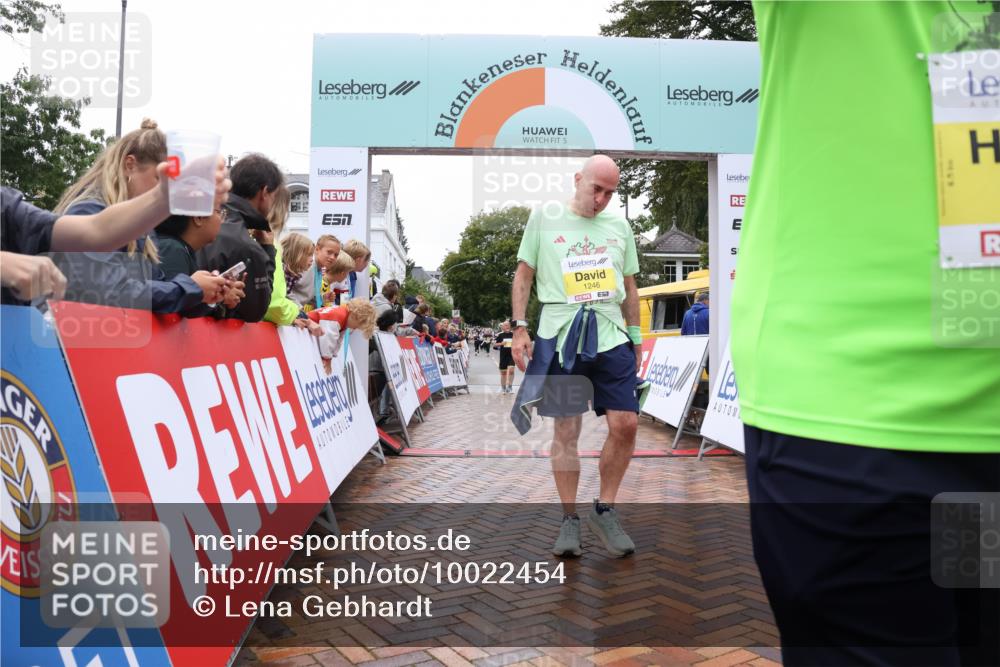 30.08.2026 - Blankeneser Heldenlauf Lena Gebhardt http://msf.ph/oto/10022454 30.08.2026 09:56:16 Ziel 1060, 1104, 1160, 1246, 1739 meine-sportfotos.de