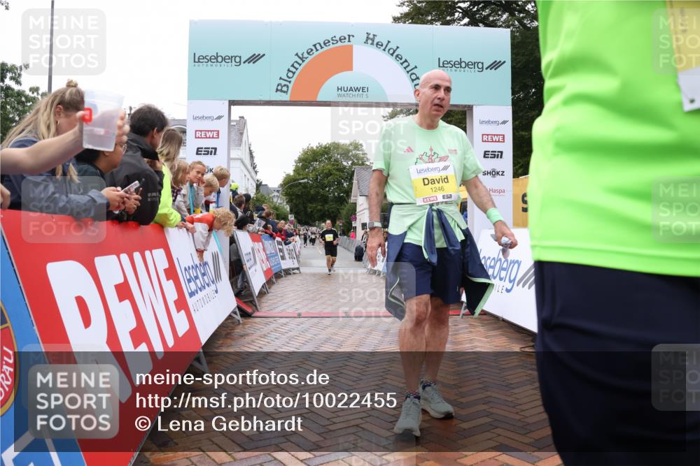 30.08.2026 - Blankeneser Heldenlauf Lena Gebhardt http://msf.ph/oto/10022455 30.08.2026 09:56:17 Ziel 1104, 1160, 1236, 1246 meine-sportfotos.de
