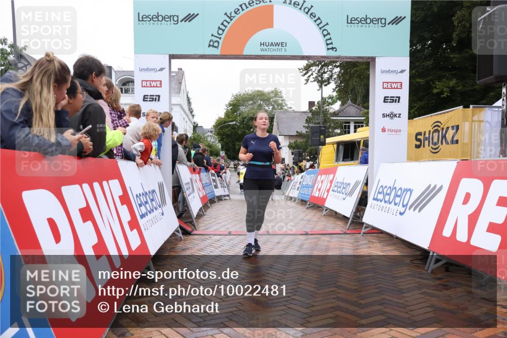 30.08.2026 - Blankeneser Heldenlauf Lena Gebhardt http://msf.ph/oto/10022481 30.08.2026 09:56:30 Ziel 1309, 1345, 1378 meine-sportfotos.de