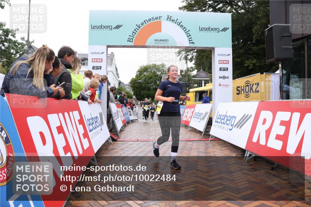 30.08.2026 - Blankeneser Heldenlauf Lena Gebhardt http://msf.ph/oto/10022484 30.08.2026 09:56:30 Ziel 1309, 1345, 1378 meine-sportfotos.de