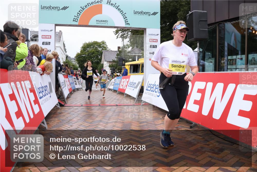 30.08.2026 - Blankeneser Heldenlauf Lena Gebhardt http://msf.ph/oto/10022538 30.08.2026 09:57:19 Ziel 1028, 1321, 1377, 1520 meine-sportfotos.de