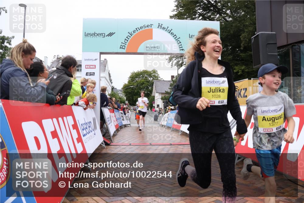 30.08.2026 - Blankeneser Heldenlauf Lena Gebhardt http://msf.ph/oto/10022544 30.08.2026 09:57:22 Ziel 1028, 1296, 1321, 1377, 1520 meine-sportfotos.de