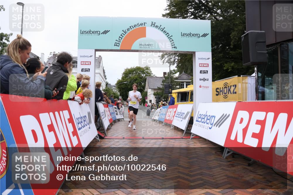 30.08.2026 - Blankeneser Heldenlauf Lena Gebhardt http://msf.ph/oto/10022546 30.08.2026 09:57:22 Ziel 1028, 1296, 1321, 1377, 1520 meine-sportfotos.de