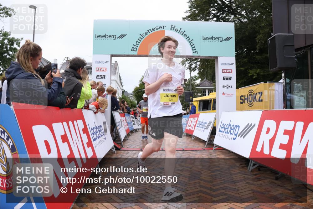 30.08.2026 - Blankeneser Heldenlauf Lena Gebhardt http://msf.ph/oto/10022550 30.08.2026 09:57:25 Ziel 1028, 1296, 1321, 1377, 1520 meine-sportfotos.de