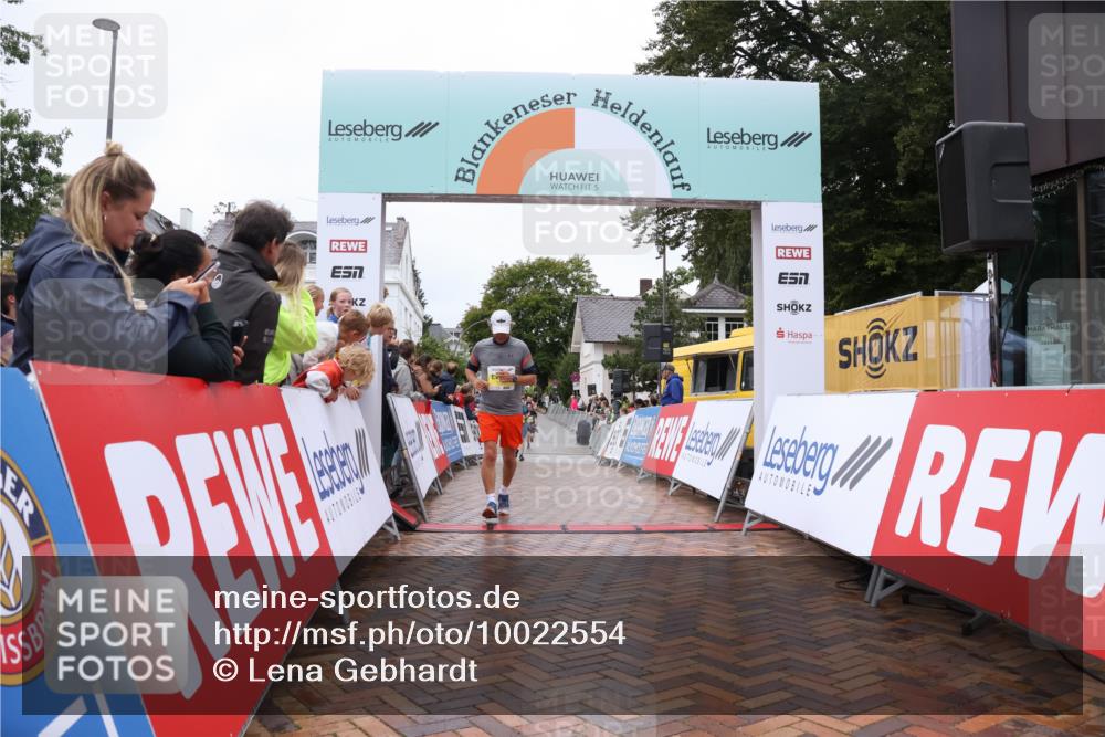 30.08.2026 - Blankeneser Heldenlauf Lena Gebhardt http://msf.ph/oto/10022554 30.08.2026 09:57:26 Ziel 1028, 1296, 1321, 1377 meine-sportfotos.de