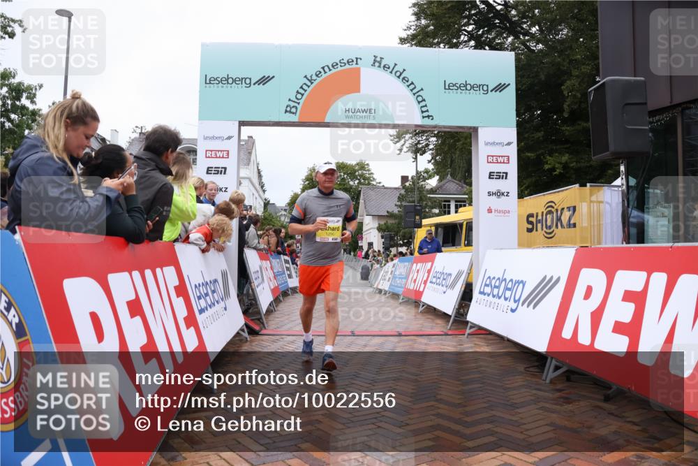 30.08.2026 - Blankeneser Heldenlauf Lena Gebhardt http://msf.ph/oto/10022556 30.08.2026 09:57:27 Ziel 1028, 1296, 1321, 1377 meine-sportfotos.de