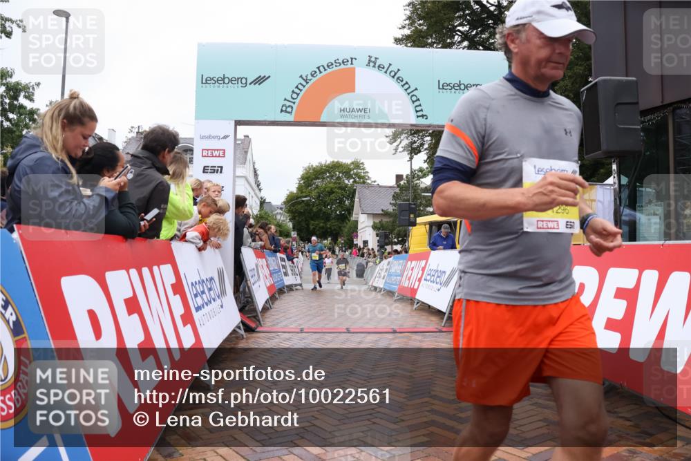 30.08.2026 - Blankeneser Heldenlauf Lena Gebhardt http://msf.ph/oto/10022561 30.08.2026 09:57:28 Ziel 1028, 1296, 1321, 1377 meine-sportfotos.de