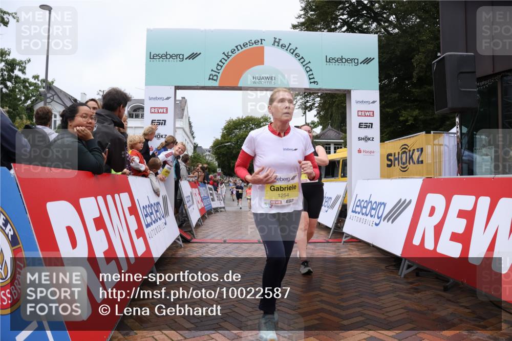 30.08.2026 - Blankeneser Heldenlauf Lena Gebhardt http://msf.ph/oto/10022587 30.08.2026 09:57:40 Ziel 1080, 1082, 1254, 1524 meine-sportfotos.de