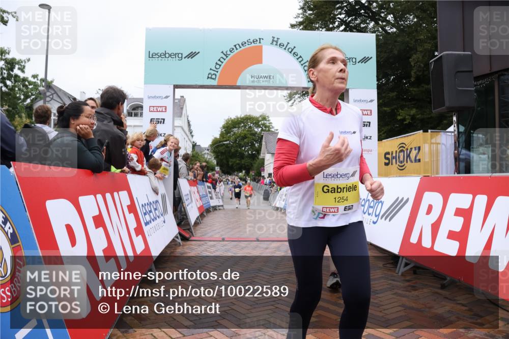 30.08.2026 - Blankeneser Heldenlauf Lena Gebhardt http://msf.ph/oto/10022589 30.08.2026 09:57:40 Ziel 1080, 1082, 1254, 1524 meine-sportfotos.de