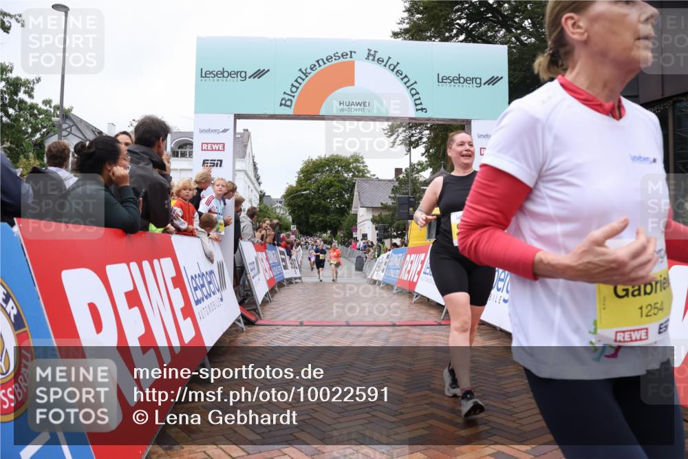 30.08.2026 - Blankeneser Heldenlauf Lena Gebhardt http://msf.ph/oto/10022591 30.08.2026 09:57:40 Ziel 1080, 1082, 1254, 1524 meine-sportfotos.de